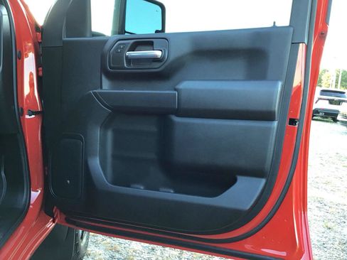 Used 2026 Chevrolet Silverado 2500 Custom w/ Custom Value Package AWD/4WD image 7