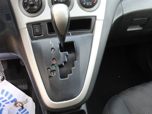 Used 2009 Pontiac Vibe Base w/ Sun And Sound Package image 22