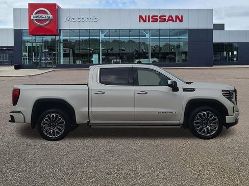 Used 2023 GMC Sierra 1500 Denali Ultimate AWD/4WD image 8