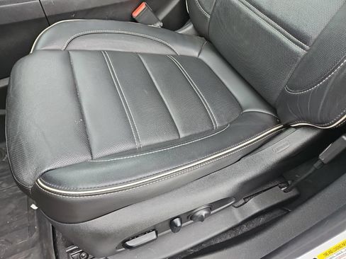 Used 2019 GMC Acadia Denali w/ Technology Package AWD/4WD image 16