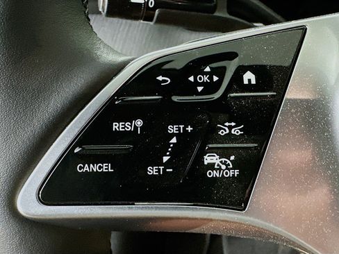 Certified 2025 Mercedes-Benz C 300 4MATIC Sedan image 12