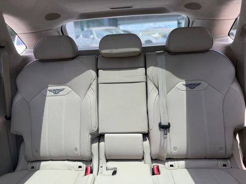 New 2026 Bentley Bentayga AWD/4WD image 35