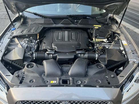 Used 2011 Jaguar XJ L image 10