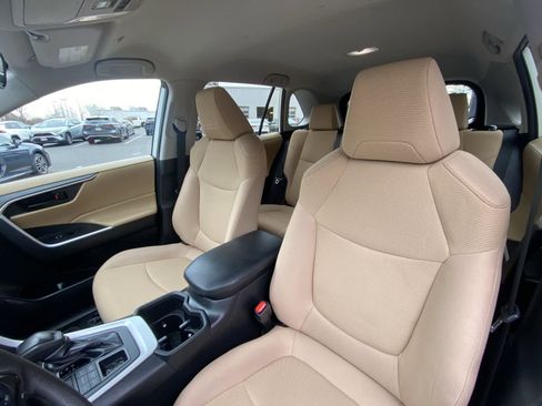 Used 2023 Toyota RAV4 LE image 17