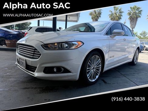 Used 2013 Ford Fusion SE FWD image 1