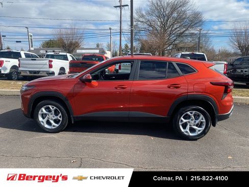 Certified 2024 Chevrolet Trax LS w/ LS Convenience Package image 7