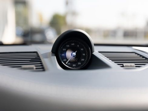 Certified 2025 Porsche 911 Carrera image 14