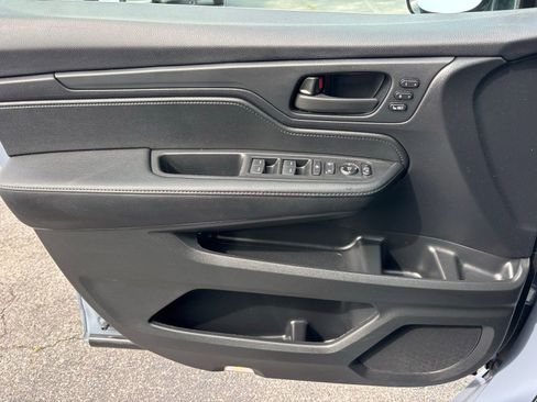 Used 2025 Honda Odyssey Sport-L image 17