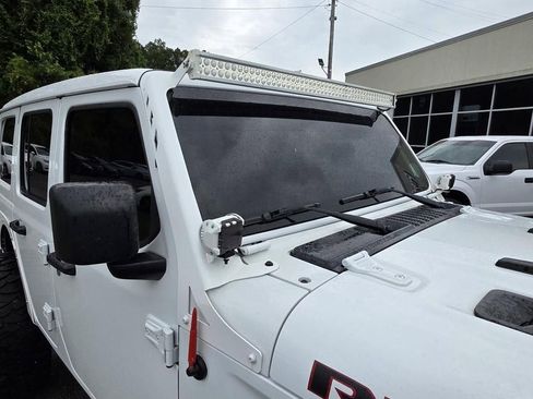 Used 2021 Jeep Wrangler Unlimited Rubicon AWD/4WD image 34