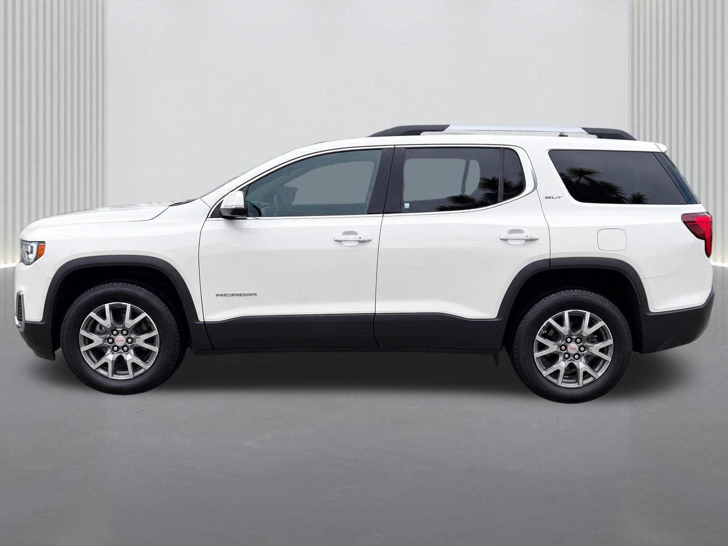Used 2020 GMC Acadia SLT FWD image 3