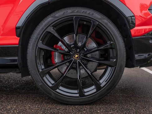 Used 2022 Lamborghini Urus AWD/4WD image 35