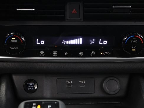 Used 2025 Nissan Rogue SV FWD image 23