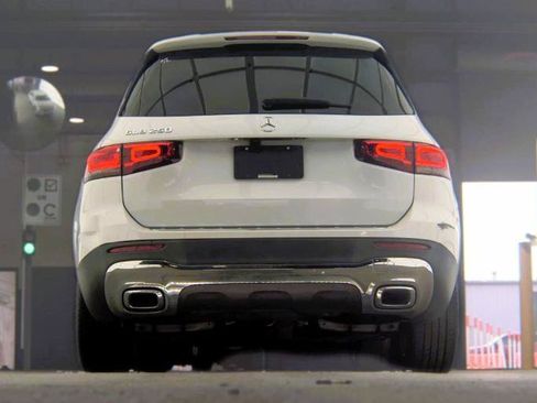 Used 2020 Mercedes-Benz GLB 250 w/ Premium Package image 3