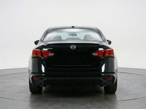 Used 2025 Nissan Altima 2.5 SV FWD image 7