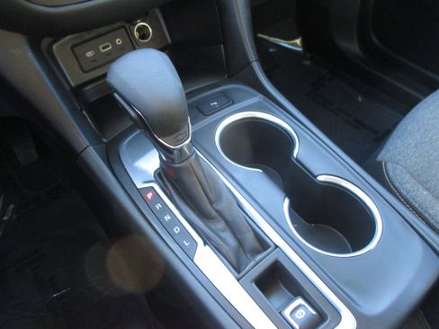 Used 2024 Chevrolet Equinox LT image 28