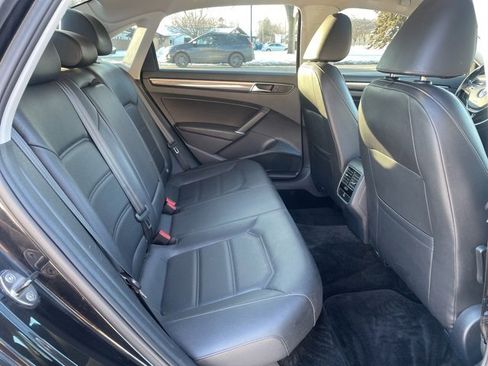 Used 2017 Volkswagen Passat 1.8T SE image 12