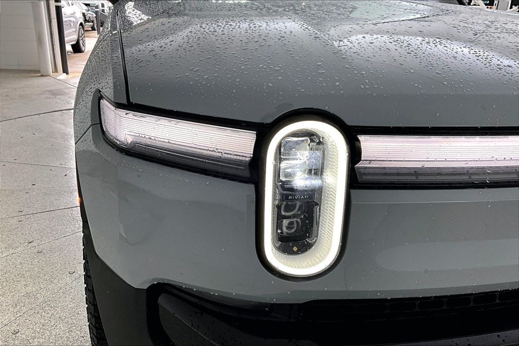 Used 2025 Rivian R1T Adventure Dual AWD/4WD image 36