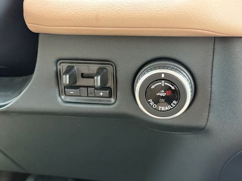 Used 2025 Lincoln Navigator Black Label AWD/4WD image 26