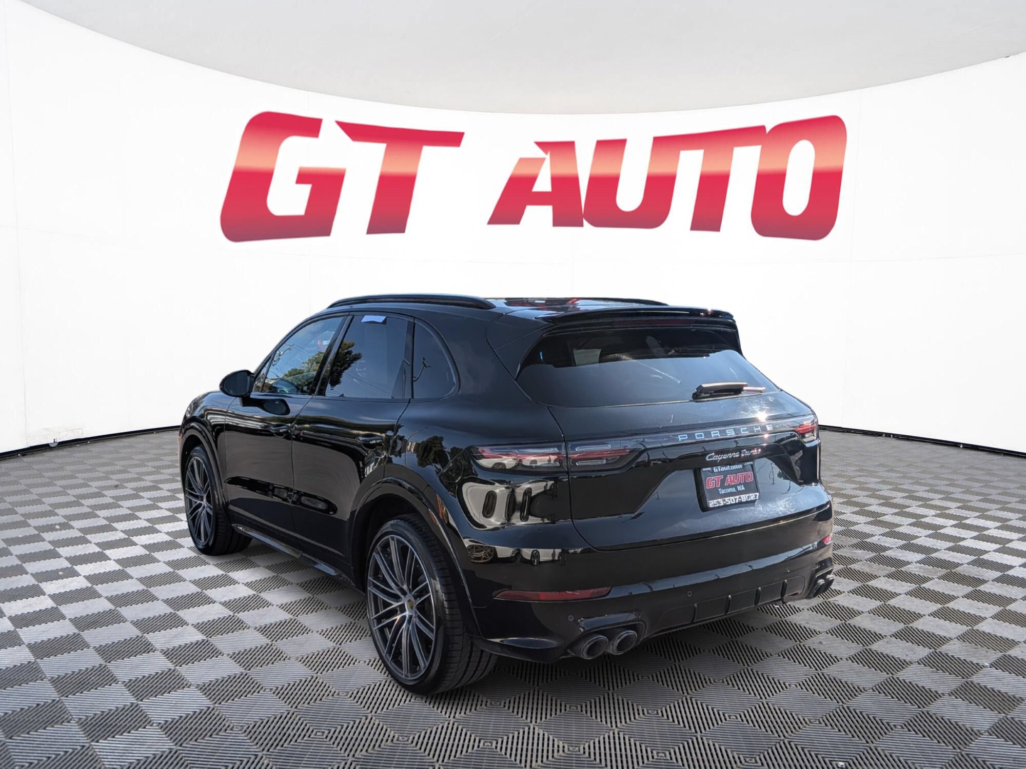 Used 2020 Porsche Cayenne Turbo AWD/4WD image 3