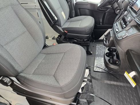 Used 2025 RAM ProMaster 2500 w/ Convenience Group image 14