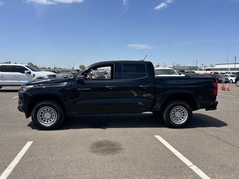 Used 2025 Chevrolet Colorado W/T RWD image 2