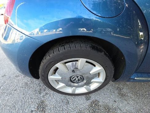 Used 2019 Volkswagen Beetle 2.0T SE FWD image 16