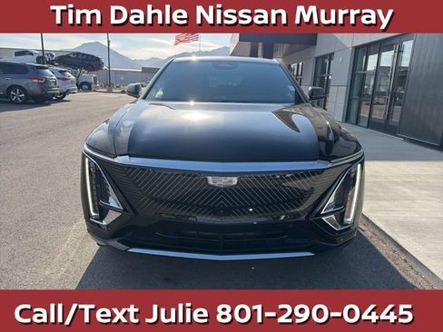 Used 2024 Cadillac Lyriq Luxury AWD/4WD image 3