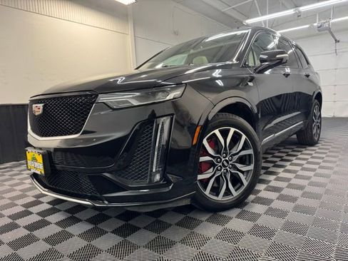 Used 2023 Cadillac XT6 Sport image 3