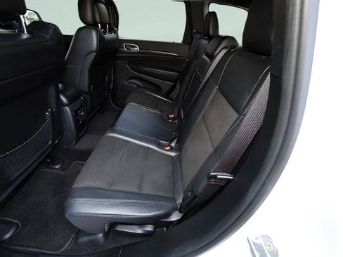 Used 2019 Jeep Grand Cherokee Laredo w/ Laredo X Package RWD image 13
