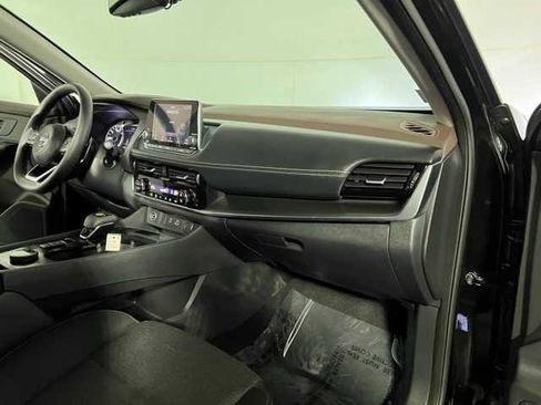 Certified 2022 Nissan Rogue SV image 27