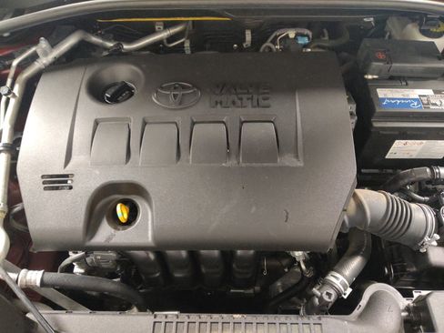 Used 2019 Toyota C-HR LE FWD image 30