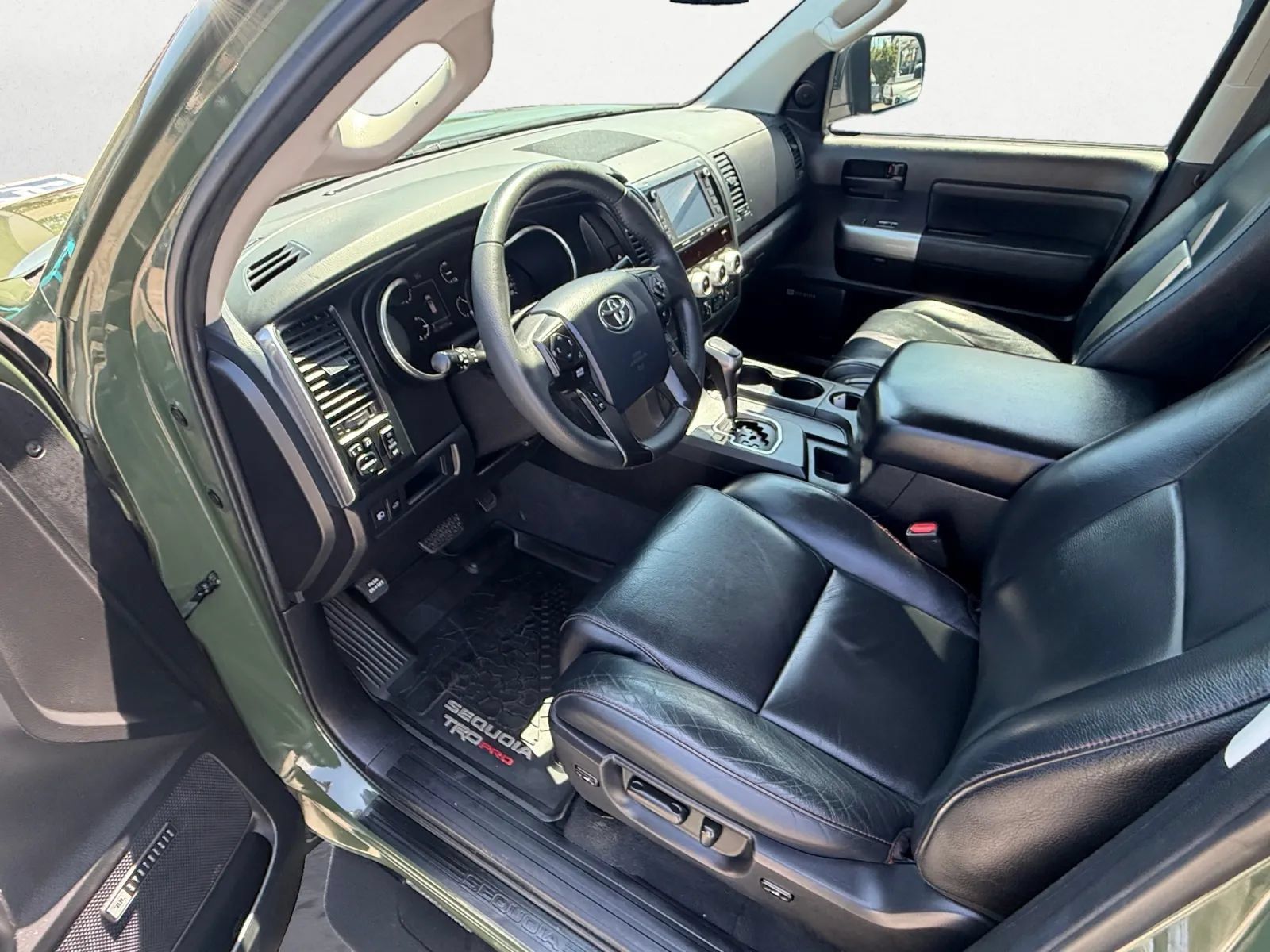 Used 2020 Toyota Sequoia TRD Pro AWD/4WD image 15