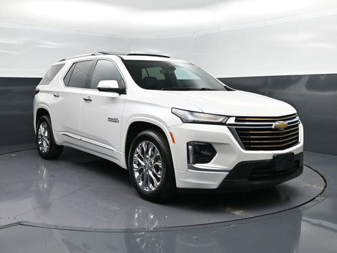 Used 2023 Chevrolet Traverse High Country image 9