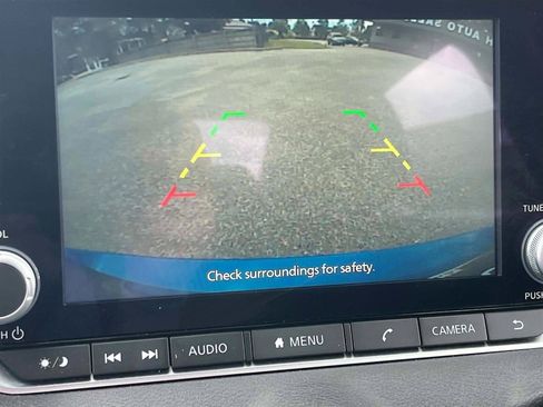 Used 2025 Nissan Sentra SV FWD image 25