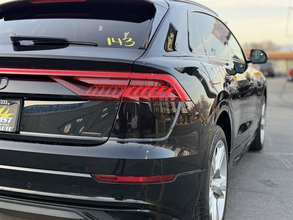 Used 2022 Audi Q8 Prestige w/ Prestige Package AWD/4WD image 13