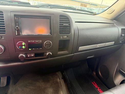 Used 2012 GMC Sierra 2500 SLE w/ SLE Preferred Package image 11