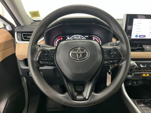 Used 2024 Toyota RAV4 LE AWD/4WD image 5