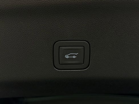 Used 2026 GMC Yukon Denali w/ Sun & Power Step Package image 14