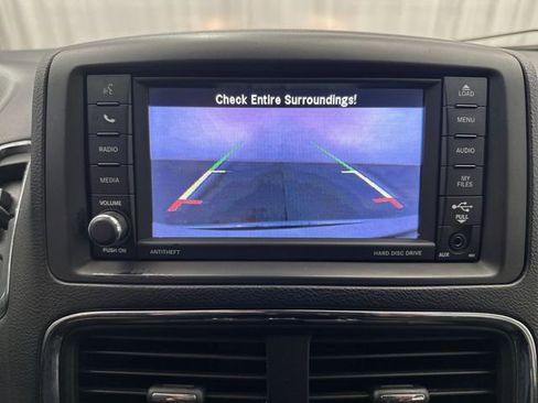Used 2019 Dodge Grand Caravan SE FWD image 23