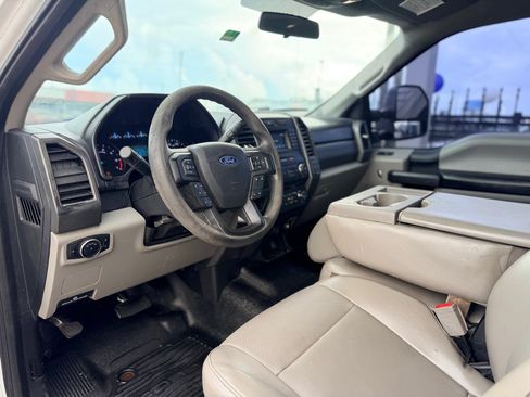 Used 2018 Ford F250 XL w/ Power Equipment Group RWD image 16