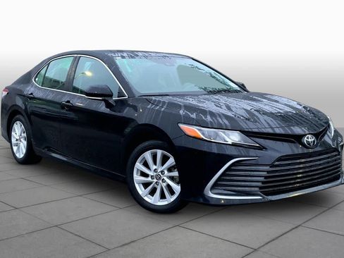 Used 2024 Toyota Camry LE FWD image 3