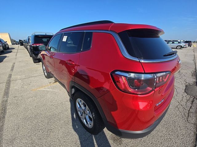 Used 2025 Jeep Compass Latitude w/ Sun & Sound Group AWD/4WD image 6