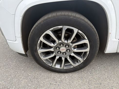 Used 2023 GMC Acadia Denali AWD/4WD image 10