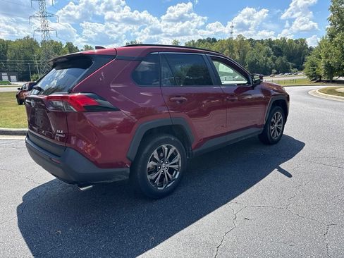 Used 2022 Toyota RAV4 XLE Premium AWD/4WD image 5