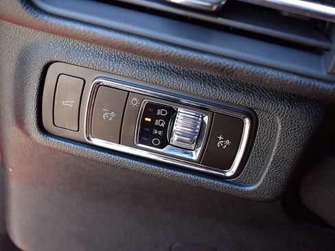 Used 2025 Lincoln Corsair Reserve w/ Equipment Group 202A FWD image 25