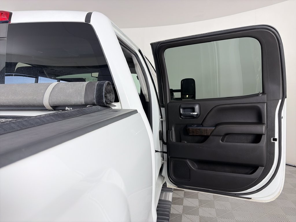 Used 2015 GMC Sierra 2500 Denali w/ Duramax Plus Package AWD/4WD image 27