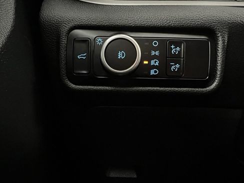 Used 2024 Ford Explorer XLT w/ Equipment Group 202A image 33