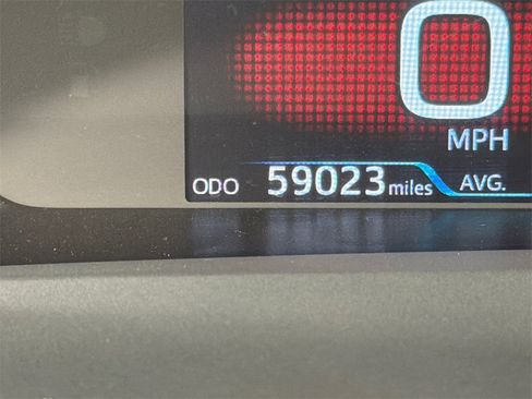 Used 2022 Toyota Prius LE image 27