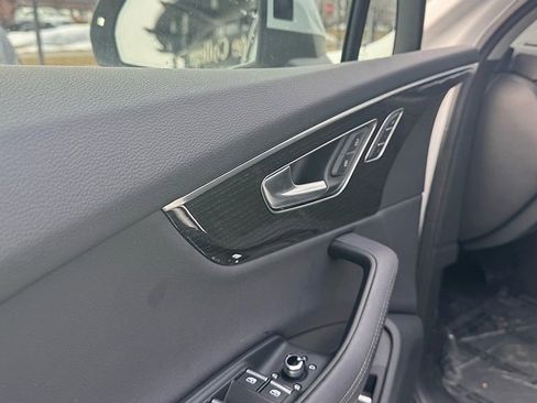 Used 2024 Audi Q7 3.0T Premium Plus image 24