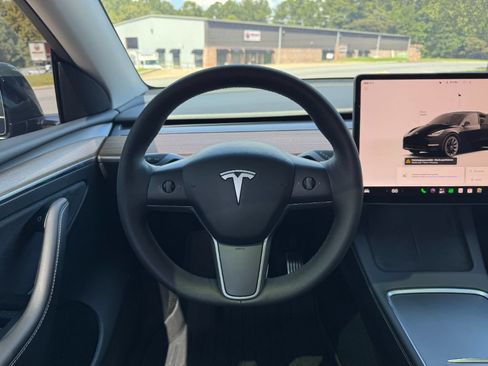 Used 2023 Tesla Model Y Long Range AWD/4WD image 21